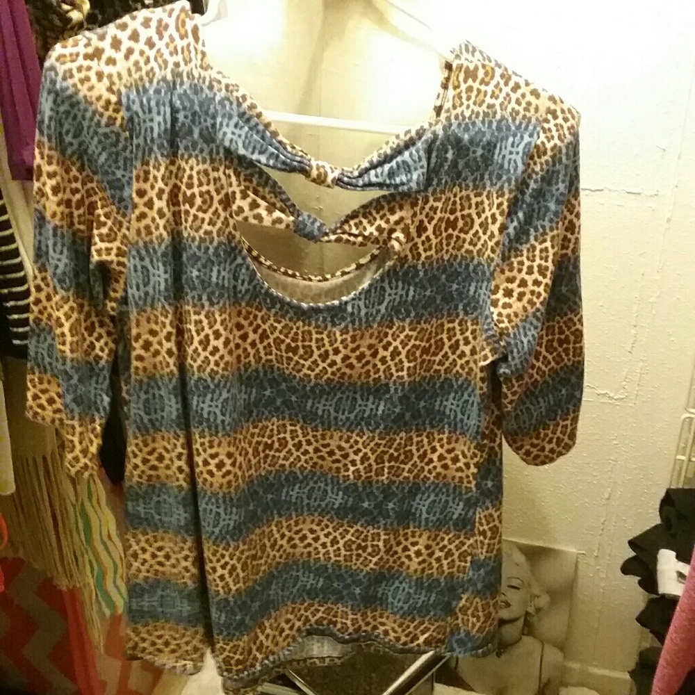 Blouse - Picture 2 of 3